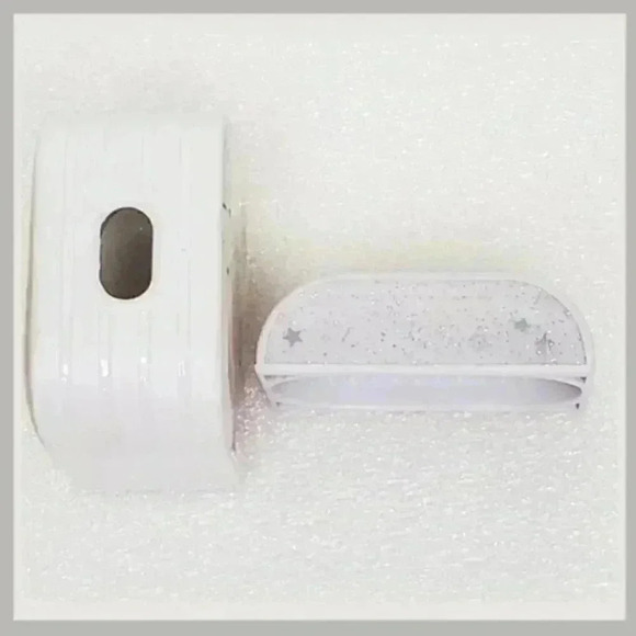 Real Flower AirPod Case 5 - Picture 4 of 8